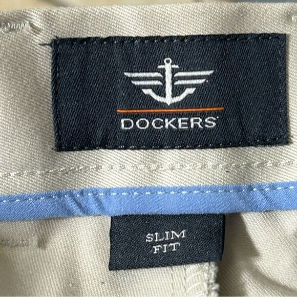 Dockers Flat Front Pants Men's Size 36x30 Cream Khaki Slim Fit Bottoms - Picture 9 of 10